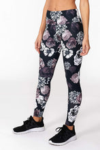 Load image into Gallery viewer, Wine &amp; Roses - 5 Items
